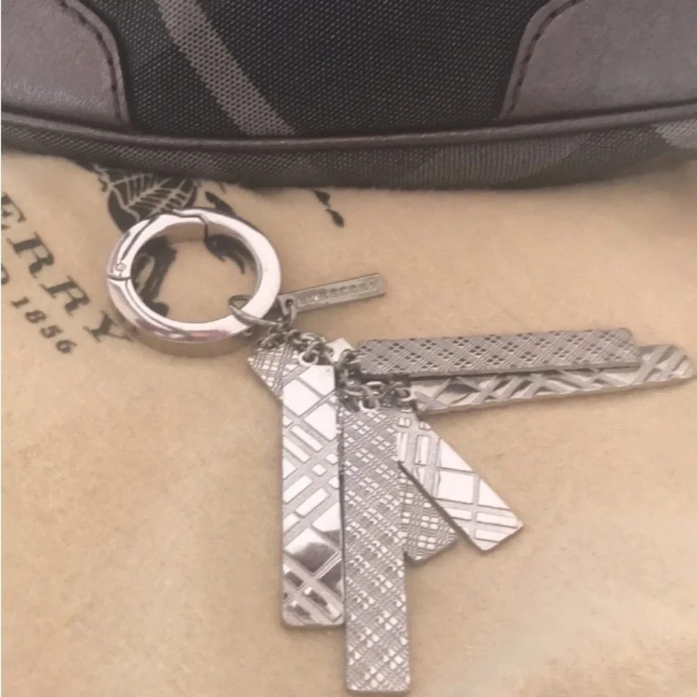 BURBERRY - Picture 6 of 9